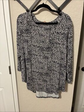 Philosophy Woman Black and White Floral Blouse